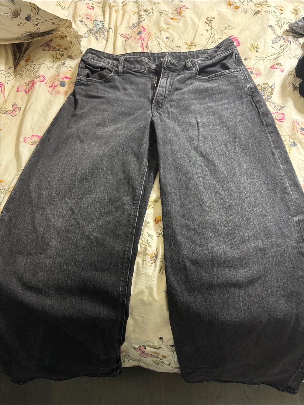 American Eagle Outfitters Wide-Leg Jeans in Washed Black
